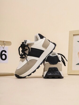 1 双儿童软底防滑休闲运动鞋，适合春秋季节