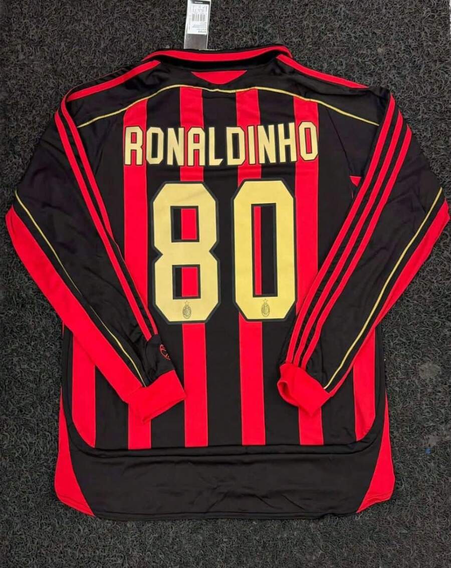 Retro Milan Ronaldinho Jersey - Red - View 1