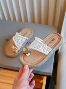 1 Pair Girls Soft Sole Non-Slip Mesh Pearl Heart Decoration Toe-Loop Fashionable Sandals, Suitable For Summer - Beige - View 6