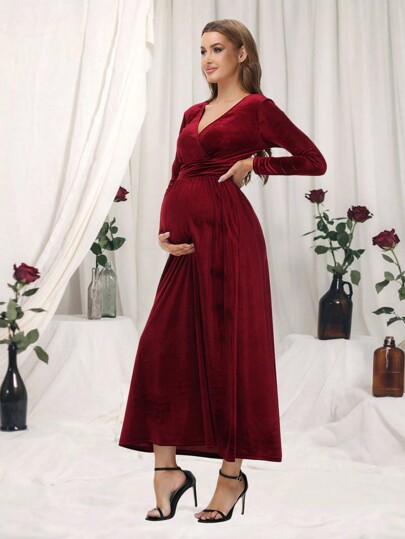 Maternity New Year Velvet V-Neck Long Sleeve Dress With Pocket Winter Festive Special Occasion Gown For Photoshoot Baby Shower