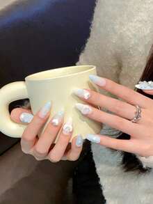 10 Stück/Set mandelförmige handgefertigte tragbare Nägel, blau handbemalte cremefarbene 3D Katzenkrallen, Schleife, Schmetterlingsflügel, Herz, Perlen Dekor süße und charmante Nageltips für Party, Prom, Alltag, inklusive 1 Flasche Gelee Gel & 1 Pufferblock zum Valentinstag