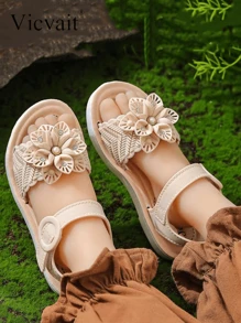 Fashionable And Versatile Flat Sandals With 3D Floral Decorations For Girls - White - View 1