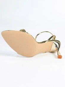 女士夏季金色细高跟系带凉鞋，尖头可调节踝带高跟凉鞋，优雅波西米亚风格礼服鞋，适合度假、派对、舞会、婚礼等场合，女士舞蹈鞋凉鞋，女士高跟鞋，舒适稳定的鞋跟，防滑橡胶鞋底，夏季必备透气内里，舒适鞋垫，低跟设计，适合正式场合、宴会、周年纪念，可搭配裤子、连衣裙、裙子等。 - 金色 - 查看 9