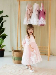 Suknia dla młodych dziewcząt z różową koronką i długimi rękawami na specjalne okazje, na urodziny dziecka, strój dla dziewczynki sypiącej kwiaty na wesele, pierwsza suknia na bal maturalny, sukienka dla malucha na konkurs piękności