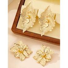 Vintage French Metal Flower 3D Drop Earrings, Exaggerated European & American Fashion Personalized Leaf Stud Jewelry
