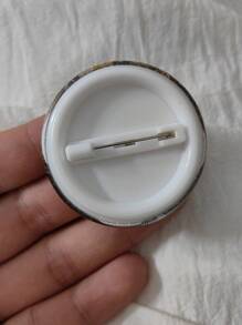 1 pièce Épinglette de sécurité avec motif de chat amusant de 4,4 cm/1,73 pouces. Épingle de bouton convenant pour fixer sur des vêtements, sacs, sacs à dos. Cadeau amusant pour les amis et la famille