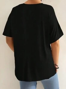 Plus Size Solid Pocket T-Shirt, Casual V-Neck Short Sleeve T-Shirt, Women Plus Size Clothing - Black - View 2