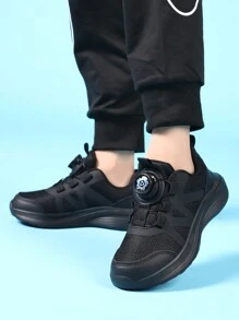 男孩轻便运动鞋，学生跳绳鞋，带透气网眼，旋转扣鞋带，户外运动和休闲鞋。适合所有季节，适合跑步、日常休闲和校园