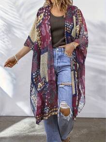 Kimono pour femme grande taille en patchwork imprimé. Couvre-plage ample, semi-transparent avec fentes latérales, idéal pour les vacances d'été