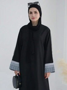Women's Black Abaya, Contrast Geometric Sleeve Design, Fashionable & Elegant, Saudi Arabian Ladies Robe, Middle Eastern Women Long Dress - Black - View 4