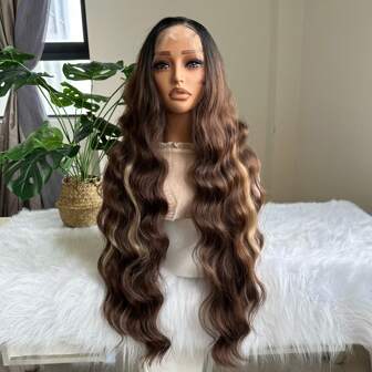 13*6 蕾丝前波浪合成假发，30 英寸长发，中分，自然黑色，蜂蜜金色挑染，适合派对和日常佩戴，耐热纤维，女士全假发