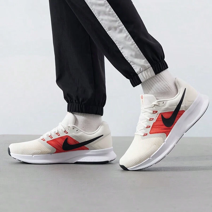 耐克男士2026新款跑步鞋RUN SWIFT 3,缓震透气轻便公路跑鞋DR2695-107 - 白色 - 查看 1