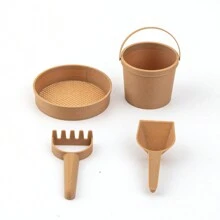 Un conjunto de 4 piezas de herramientas en miniatura para la caja de arena de los niños, que incluye pala, rastrillo, cubeta pequeña y tamiz, juguetes de playa y caja de arena para niños (arena y conchas no incluidas) - Caqui - Ver 3