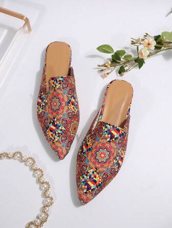 Höst 2025 Damtofflor med spetsiga tår, mockadekorerade loafers, eleganta mångsidiga platta skor med öppen rygg