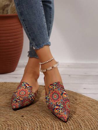 2025年秋季女士尖头一脚蹬穆勒拖鞋，绒面装饰乐福鞋，优雅百搭露背平底鞋