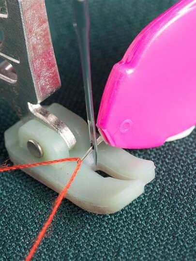 5 Home Needle Threader, Needle Threading Manual Sewing Machine Needle Quick Automatic Piercing Needle Recognition Tool, Thumb Needle Threader Thread Threading Tool Lead Sewing Accessories DIY Cross Stitch Tool Needle Recognition Device