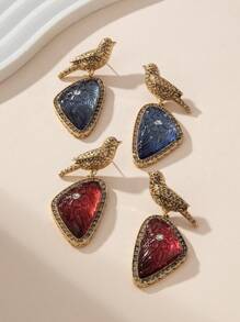 女士时尚珠宝耳环，鸟形铜合金材质，搭配绿色熔岩树脂。顶级工厂复古金属设计，奢华闪耀的饰品，散发庄重气息。工艺精湛，每件作品均采用独特设计和手工制作，展现了我们工匠的精湛技艺和热情。 - 彩色 - 查看 7