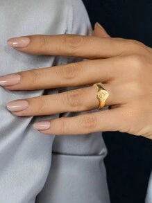 1 件简约不锈钢雕刻玫瑰花戒指，送给女朋友的个性化礼物，情人节，激光雕刻姓名/日期 - 金色 - 查看 3