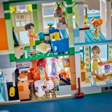 LEGO Przyjaciele Heartlake City Apartamenty I Sklepy 42670