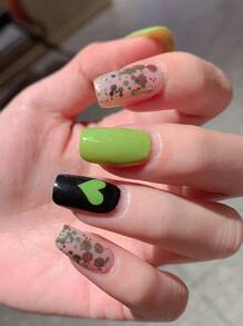 4 件/套心形指甲贴纸 + 2 个指甲锉，情人节主题