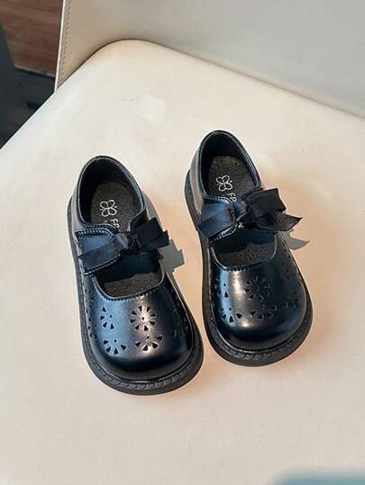1 Pair Simple Solid Color Hollow Bow Knot Girls Children Flat Shoes, Comfortable , Suitable For Spring/Summer