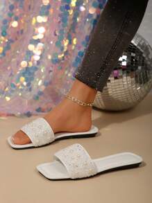 Sandálias femininas com decoração de strass e tiras, chinelos casuais versáteis e planos para áreas externas de plástico