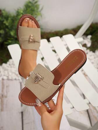 女式露趾平底凉鞋，金属豹纹装饰，系带一脚蹬，卡其色，优雅休闲百搭夏季新款设计女士平底鞋