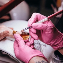 100pcs Disposable Pink Nitrile Gloves, Latex Free Waterproof And Anti-Static Multi-Purpose Gloves, Suitable For Hair Dyeing, Beauty Salons, Kitchen Cooking, Painting, Handicrafts, Home Cleaning, Kitchens, Bathrooms, Homes, Household Items