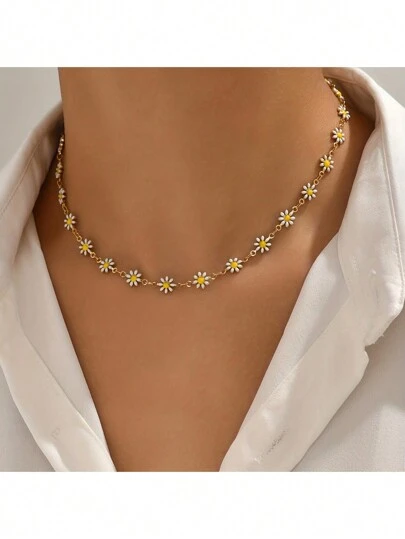 1 款优雅的雏菊女士项链，适合赠送朋友的可爱时尚礼物