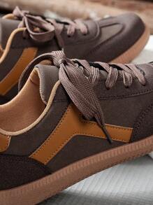 SHIHUA Casual sportschoenen voor dames, 2025 lente/herfst nieuw kleurblokkerend ontwerp, platte zool veelzijdige sneakers, comfortabele dagelijkse woon-werkverkeer eenvoudige witte schoenen, studenten schoenen, modieuze lage retro casual schoenen