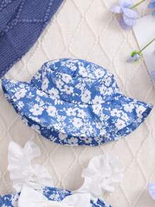 2pcs/Set Baby Girl Blue Floral Allover Print White Lace Sling Romper & Hat Set, Spring/Summer