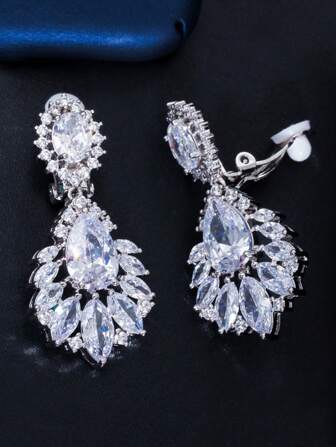 1 par icke-hålförsedda silverpläterade Cubic Zirconia storbladiga ljuskrona Clip-On Long Drop Dingle örhängen, underbara smycken present till kvinnor, brudar, bröllop, baler, fester
