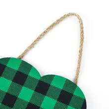 Letrero colgante de madera con diseño de trébol a cuadros para el Día de Irlanda, ideal para fiestas en casa o en la oficina. - Verde militar - Ver 6