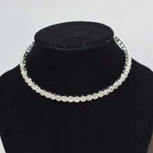 Collana choker di grandi dimensioni con catena gioiello tempestata di strass, accessorio di moda per donne