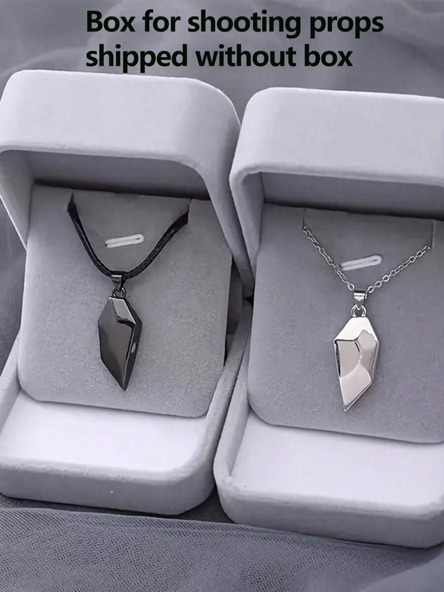 1 Pair Of Spliced Loving Couple Necklaces Magnet Attraction Wishing Stone A Memorial Gift(Box For Shooting Props, Shipped Without Box)