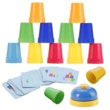 Set da gioco da tavolo di tazzine da impilare da battaglia (54 carte, 12 tazzine, 1 campanella), gioco di ordinamento colori e allenamento cognitivo con tazzine impilabili, realizzato in materiali resistenti a un utilizzo entusiasta. Portatili e adatti per divertimento ovunque e in qualsiasi momento. Coltivano rapidità di pensiero e reazione