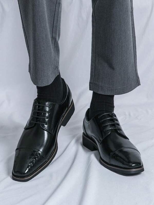 Nuevos zapatos formales para hombres de estilo sencillo de unicolor con estampado de cocodrilo, cierre de hebilla y cordones, estilo británico, suela blanda y transpirable antideslizante, para uso formal, fiesta, boda, trabajo y vacaciones, versátiles.