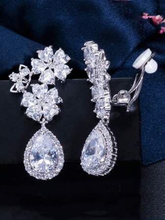 1 对优雅无穿孔夹式婚礼新娘花耳环，锆石水晶吊坠镀银珠宝配饰，适合婚礼、宴会、新娘派对、选美、舞会、女士、新娘、伴娘