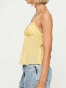 女士褶皱吊带背心细肩带 V 领蕾丝性感上衣 - 黃色 - 查看 2