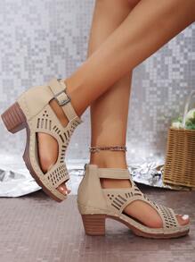 Sandali con tacco alto alla moda e versatili, con design traforato, per donne di taglia maggiore