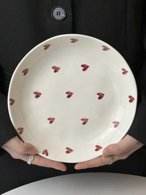 1pc Cute Red Heart Ceramic Dinner Plate, 6inch/8inch Option, Home Afternoon Tea Cake Dessert Plate, Western Steak Pasta Plate, Fruit Salad Plate, Veggie Plate, Holiday Gift For Boyfriend/Girlfriend, Family