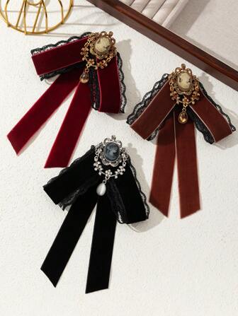 1 st Elegant vintagebrosch med sammetsband, satinband, strassfjärilsprydnad, lyxig smyckebrosch, lämplig som tillbehör eller present för dagligt bruk