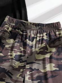 2 件男童户外休闲迷彩胸袋圆领短袖 T 恤和迷彩短裤套装，春夏