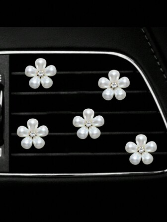 Decorazione per presa d'aria a forma di goccia d'acqua e perla, decorazione per interni auto con petali di margherita in strass