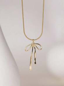 1件蝴蝶结造型镀金吊坠项链，不锈钢镀金蛇骨链，日常佩戴锁骨链，优雅可爱，适合送给朋友和周年纪念日