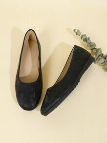 Plus Size Women Flat Round Toe Comfortable Casual Loafer Shoes - Black - View 3