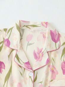 Set de 2 piezas de pijama con top de manga corta con cuello en V y botones con estampado de tulipanes florales y pantalones, ropa cómoda para el hogar apta para usar en verano