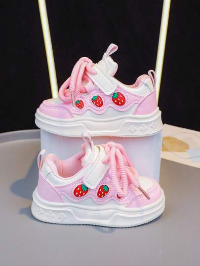 1 双女童草莓印花运动鞋，皮革表面软底幼儿鞋，拼色休闲平底鞋