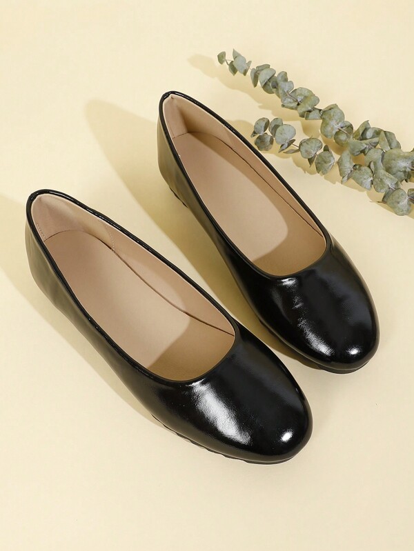 Plus Size Women's Round Toe Casual Slip-On Flat Shoes