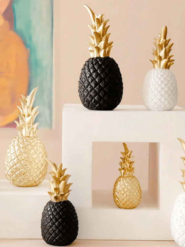 Grande décoration artisanale de fruits décoratifs simulés d'ananas, figurine mignonne, œuvres manuelles exquises et élégantes, ornement décoratif de table élégant pour le salon, le meuble TV, le bureau à domicile, accessoire photo de studio pour fruits et légumes artificiels, décoration DIY, idéal pour Halloween, Noël, l'automne, la décoration de cuisine, cadeau de festival parfait, décoration de chambre, décoration murale, décoration de maison, décoration de chambre, pièce d'art unique pour la maison moderne